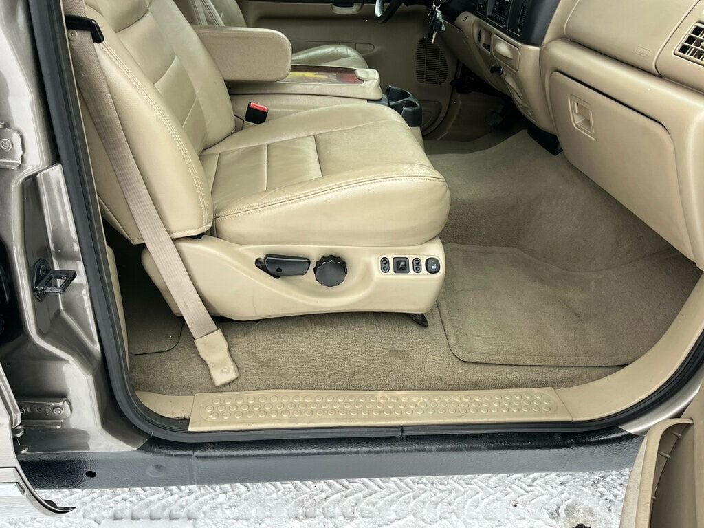 2005 Ford Excursion Limited V10 4x4 1-Owner - 22969113 - 31