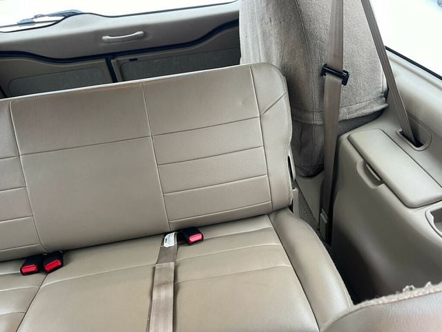 2005 Ford Excursion Limited V10 4x4 1-Owner - 22969113 - 39