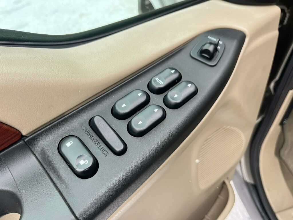 2005 Ford Excursion Limited V10 4x4 1-Owner - 22969113 - 55