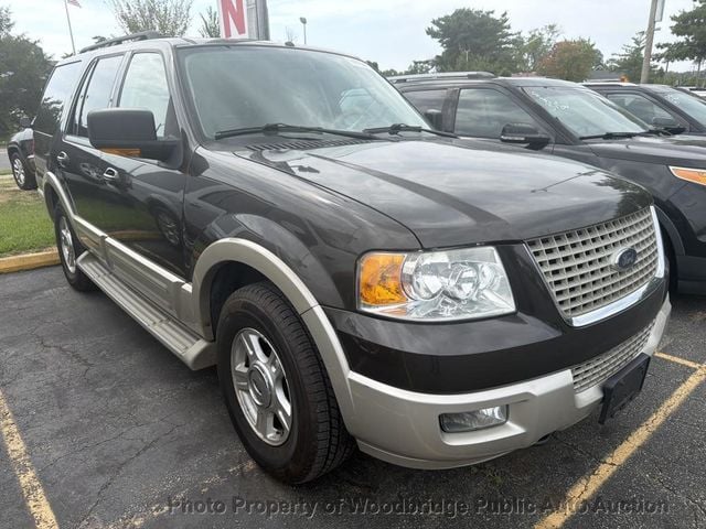 2005 Ford Expedition 5.4L Eddie Bauer 4WD - 23075035 - 2