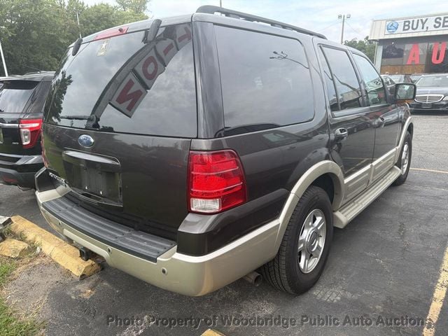 2005 Ford Expedition 5.4L Eddie Bauer 4WD - 23075035 - 3