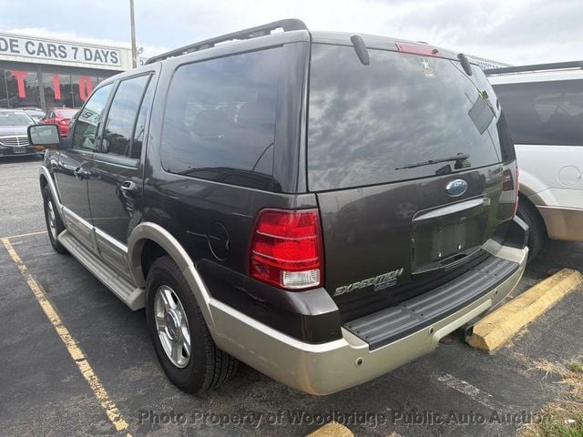 2005 Ford Expedition 5.4L Eddie Bauer 4WD - 23075035 - 5