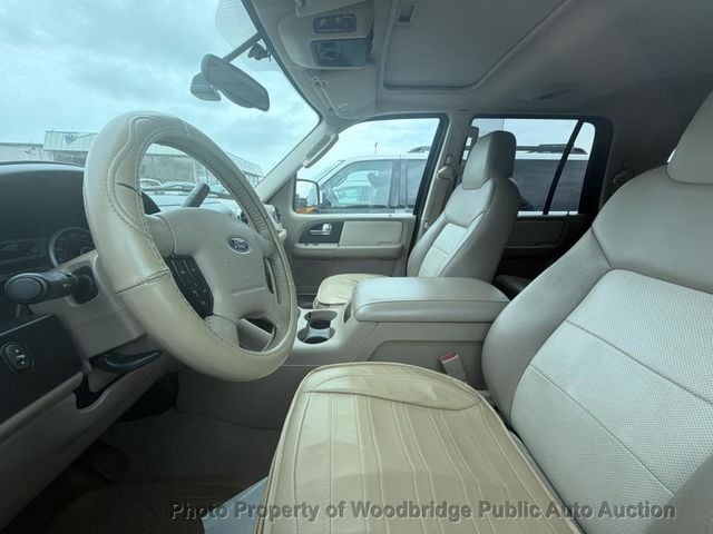 2005 Ford Expedition 5.4L Eddie Bauer 4WD - 23075035 - 6