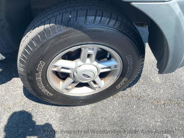 2005 Ford Explorer 4dr 114" WB 4.0L XLS - 23047469 - 9
