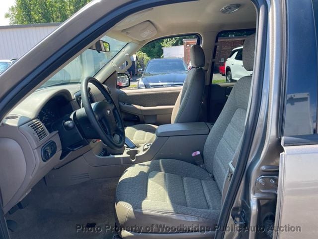 2005 Ford Explorer 4dr 114" WB 4.0L XLS - 23047469 - 4