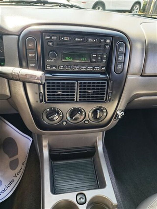 2005 Ford Explorer 4dr 114" WB 4.0L XLS 4WD - 22875032 - 30