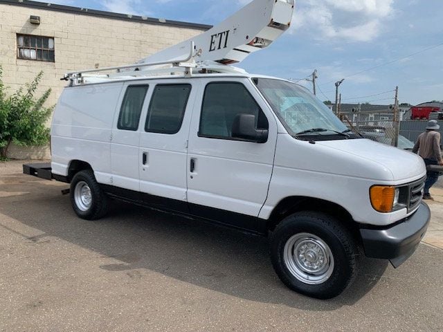 2005 Ford E-350 SUPER DUTY BUCKET -BOOM TRUCK VAN WITH GENERATOR - 19131193 - 0