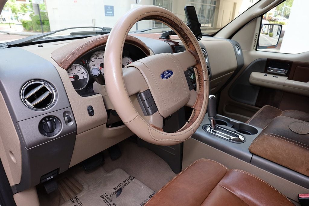 2005 Ford F-150 SuperCrew 139" King Ranch - 23064062 - 34