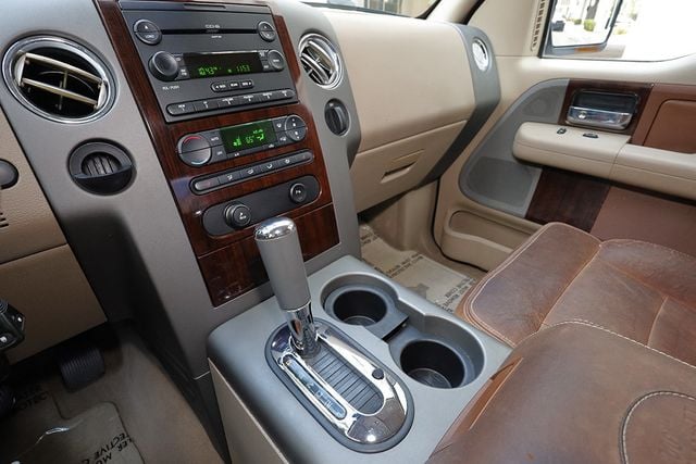2005 Ford F-150 SuperCrew 139" King Ranch - 23064062 - 37