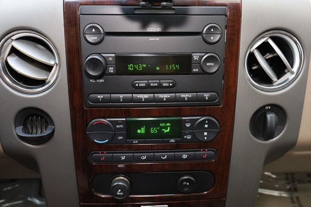 2005 Ford F-150 SuperCrew 139" King Ranch - 23064062 - 38