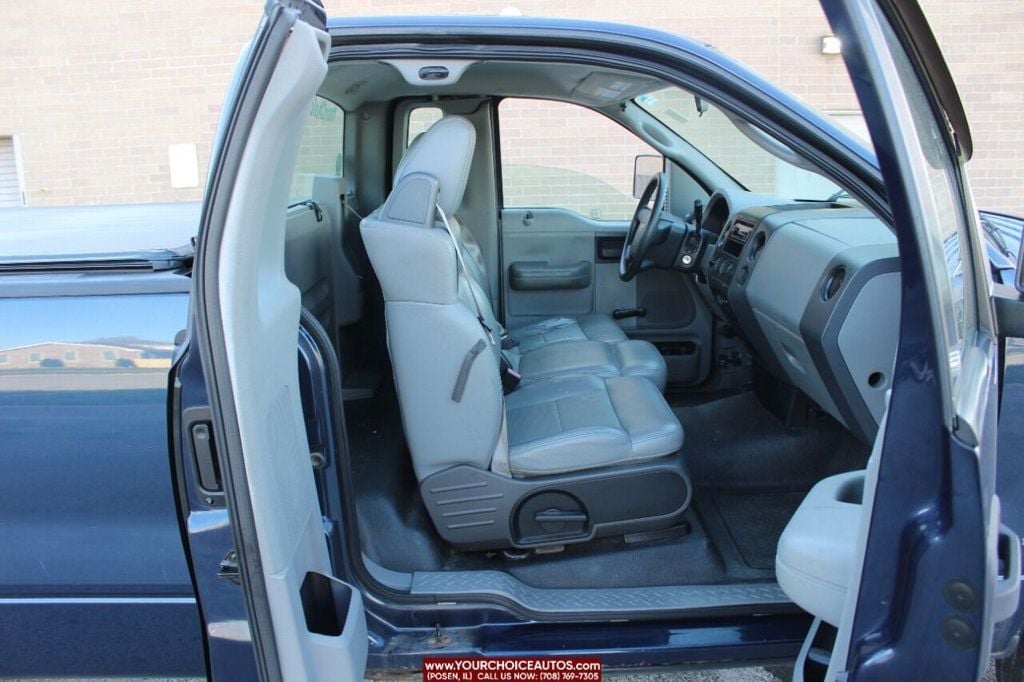 2005 Ford F-150 XL 2dr Standard Cab Rwd Styleside 8 ft. LB - 22371202 - 7