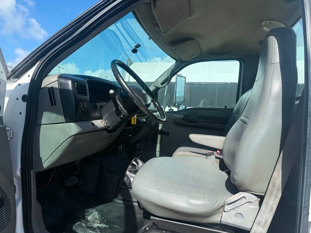 2005 Ford F-750 Cab & Chassis Base Trim - 22994690 - 6