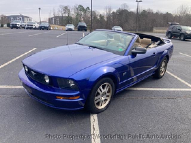 2005 Ford Mustang 2dr Convertible GT Deluxe - 22993683 - 0
