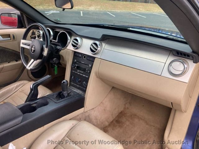 2005 Ford Mustang 2dr Convertible GT Deluxe - 22993683 - 9