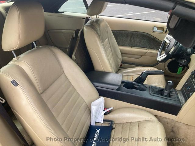 2005 Ford Mustang 2dr Convertible GT Deluxe - 22993683 - 11