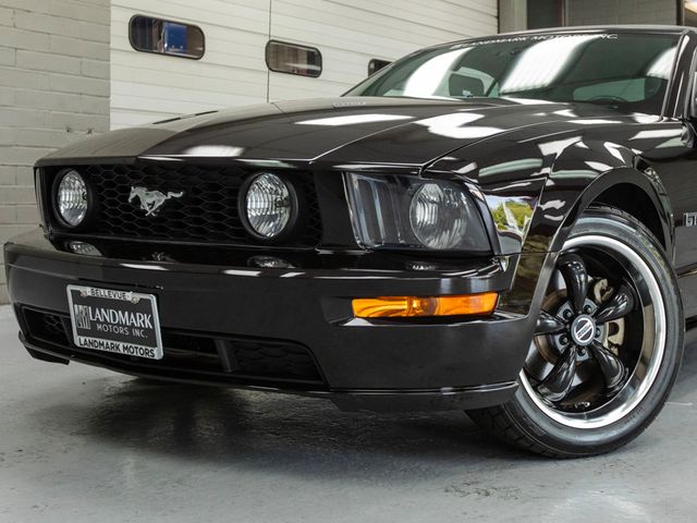 2005 Ford Mustang 2dr Convertible GT Deluxe - 23044298 - 16