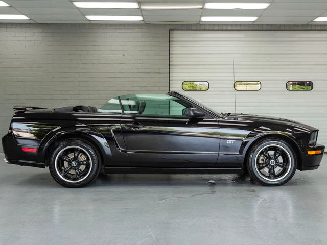 2005 Ford Mustang 2dr Convertible GT Deluxe - 23044298 - 2