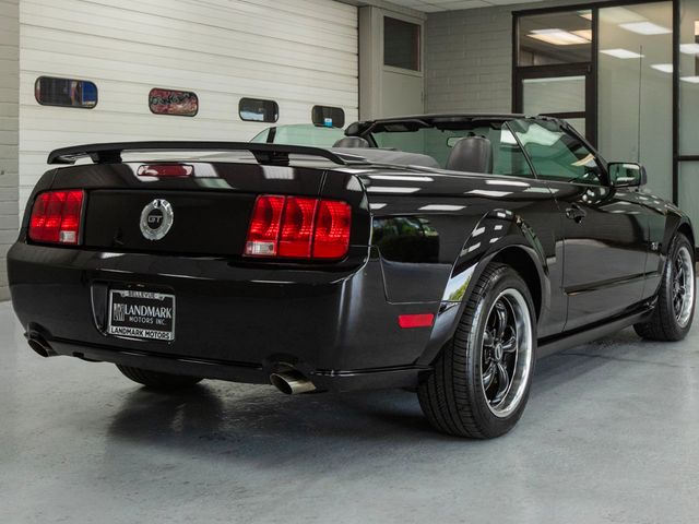 2005 Ford Mustang 2dr Convertible GT Deluxe - 23044298 - 30