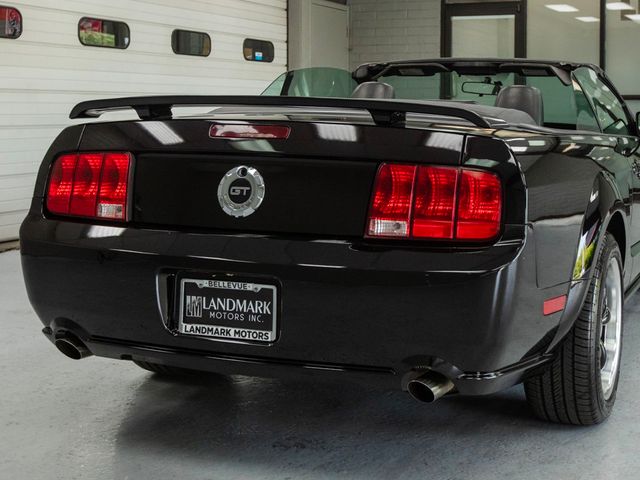 2005 Ford Mustang 2dr Convertible GT Deluxe - 23044298 - 31