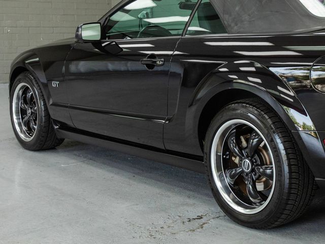 2005 Ford Mustang 2dr Convertible GT Deluxe - 23044298 - 35