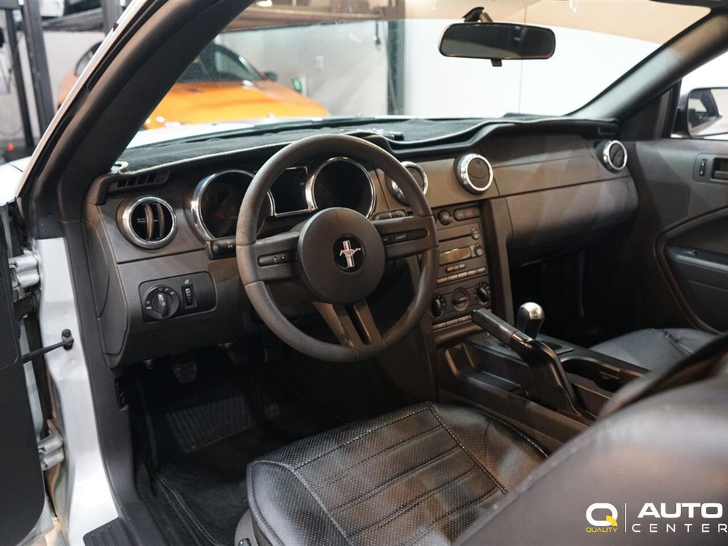 2005 Ford Mustang 2dr Convertible GT Deluxe - 22979233 - 10