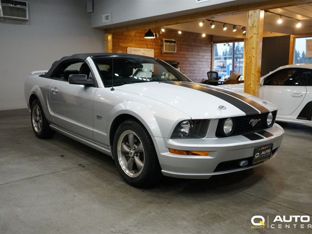2005 Ford Mustang 2dr Convertible GT Deluxe - 22979233 - 2