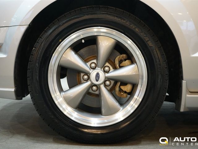 2005 Ford Mustang 2dr Convertible GT Deluxe - 22979233 - 6