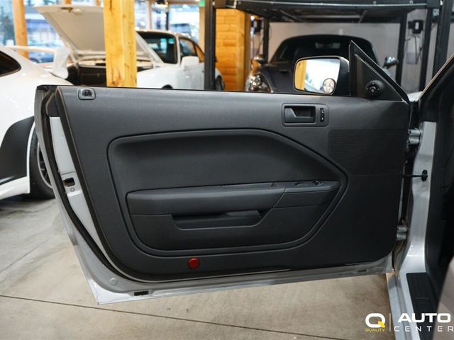 2005 Ford Mustang 2dr Convertible GT Deluxe - 22979233 - 8