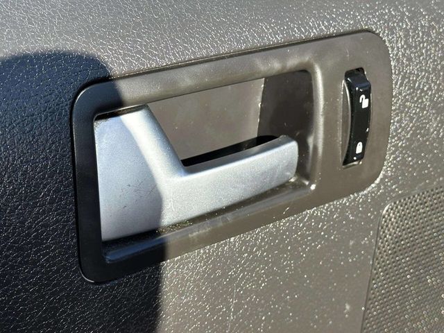 2005 Ford Mustang 2dr Coupe GT Deluxe - 22947841 - 9