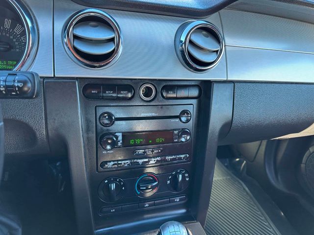 2005 Ford Mustang 2dr Coupe GT Deluxe - 22947841 - 31