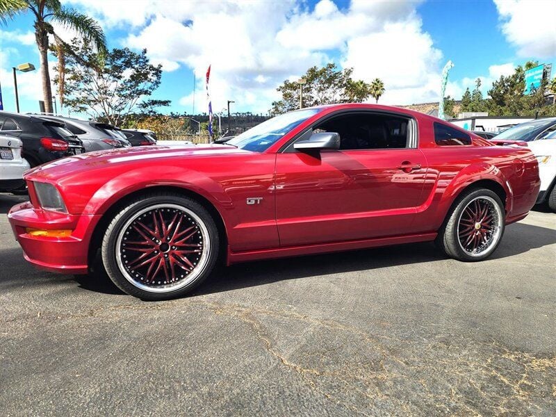 2005 Ford Mustang 2dr Coupe GT Deluxe - 22657059 - 4