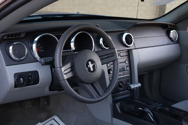 2005 Ford Mustang 2dr Coupe GT Deluxe - 22939513 - 12