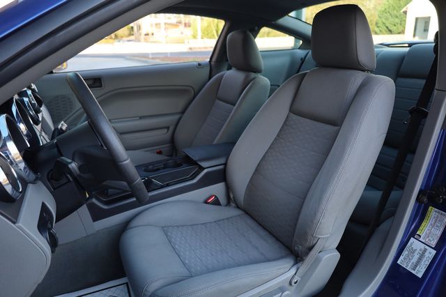 2005 Ford Mustang 2dr Coupe GT Deluxe - 22939513 - 13