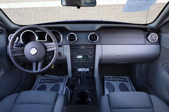 2005 Ford Mustang 2dr Coupe GT Deluxe - 22939513 - 17