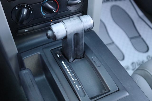 2005 Ford Mustang 2dr Coupe GT Deluxe - 22939513 - 26