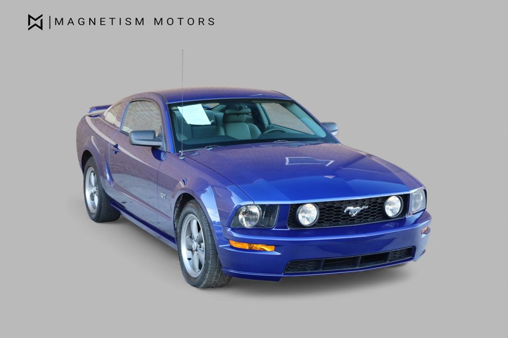 2005 Ford Mustang GT Deluxe photo 3