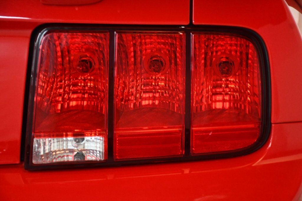 Ford Mustang photo 16