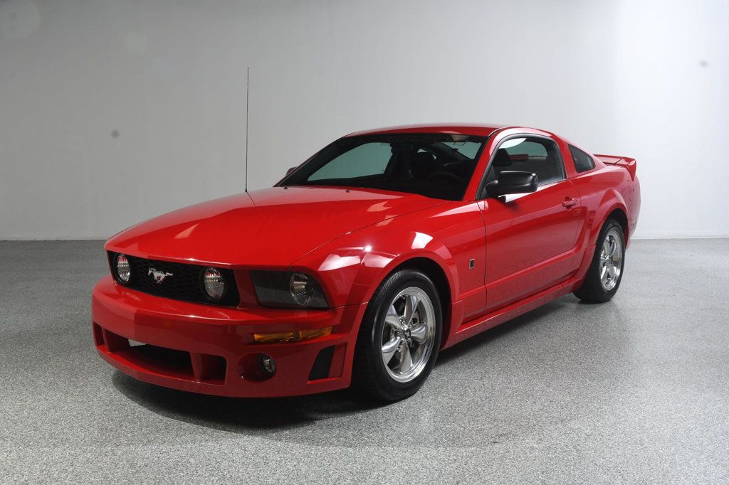 Ford Mustang photo 2