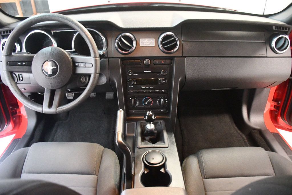 Ford Mustang photo 5