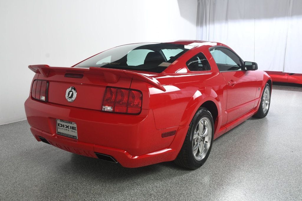 Ford Mustang photo 8