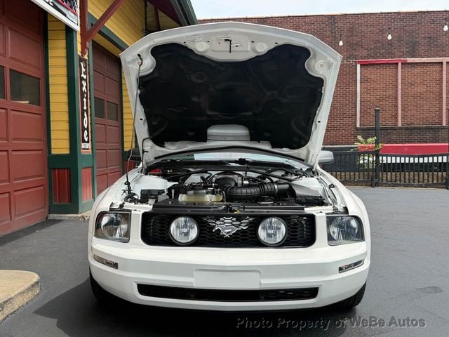 2005 Ford Mustang 2dr Coupe GT Deluxe - 23058539 - 24