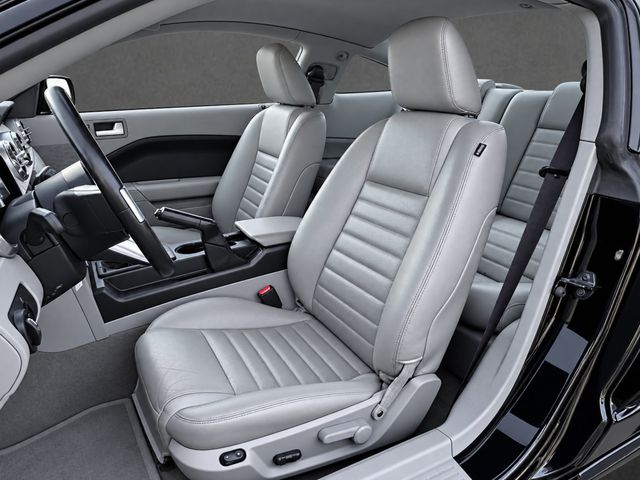 2005 Ford Mustang CLEAN CARFAX, 5-SPD MANUAL, SHAKER 500 AUDIO, INTERIOR UPGRADE - 23094285 - 5