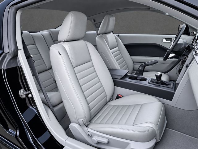 2005 Ford Mustang CLEAN CARFAX, 5-SPD MANUAL, SHAKER 500 AUDIO, INTERIOR UPGRADE - 23094285 - 8