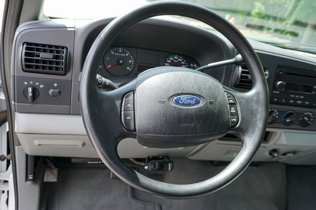 2005 Ford Super Duty F-250 *F250 Super Duty* *XLT Trim* *SuperCab* *Only 55k Miles* *Clean* - 23034898 - 56
