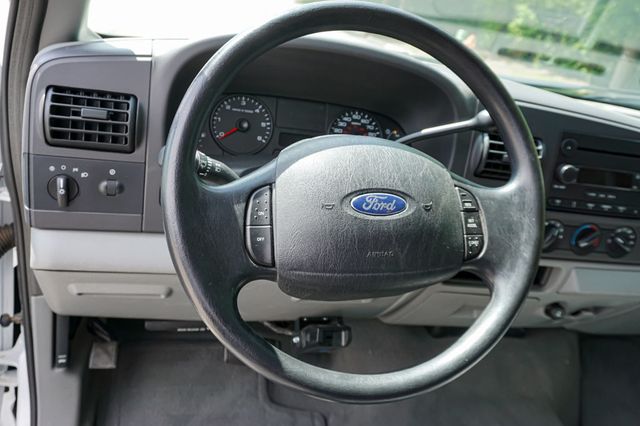 2005 Ford Super Duty F-250 *F250 Super Duty* *XLT Trim* *SuperCab* *Only 55k Miles* *Clean* - 23034898 - 56