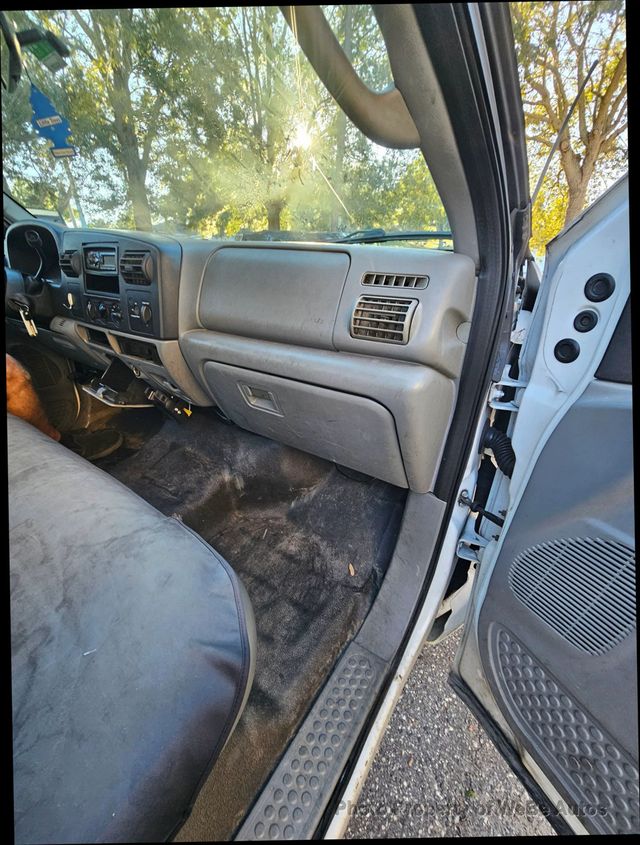 2005 Ford Super Duty F-250 Reg Cab 137" XL - 22977593 - 11