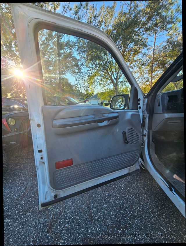 2005 Ford Super Duty F-250 Reg Cab 137" XL - 22977593 - 12