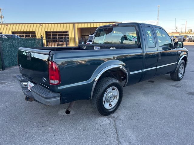2005 Ford Super Duty F-250 XL - 22947755 - 3