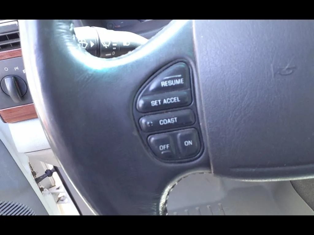 2005 Ford Super Duty F-350 SRW Harley-Davidson Pickup 4D 6 3/4 ft - 22989162 - 9