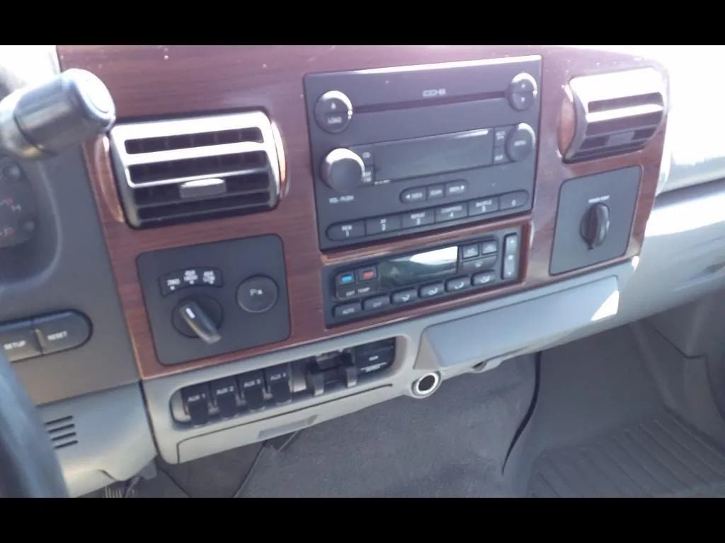 2005 Ford Super Duty F-350 SRW Harley-Davidson Pickup 4D 6 3/4 ft - 22989162 - 12